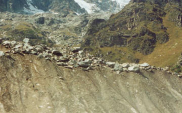 Высокогорная зона Большого Кавказа, конец языка ледника Цея (сентябрь 2000г.)